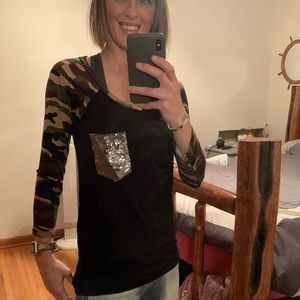 Women’s 3/4 length sleeve camo top